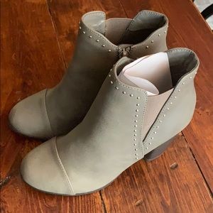 LC Lauren Conrad gray booties